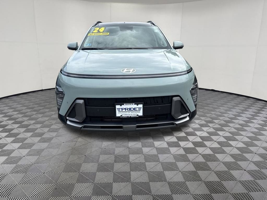 Used 2024 Hyundai Kona Limited AWD/4WD image 2