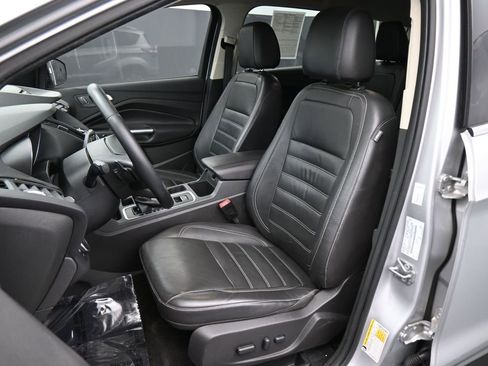 Used 2017 Ford Escape Titanium image 16