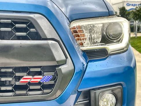 Used 2018 Toyota Tacoma TRD Off-Road RWD image 24