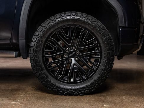 Used 2023 GMC Sierra 1500 Denali Ultimate image 11