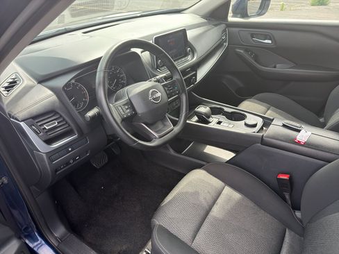 Used 2025 Nissan Rogue SV AWD/4WD image 10