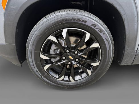 Used 2022 Chevrolet TrailBlazer LT w/ Convenience Package FWD image 9