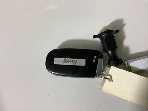 Used 2020 Jeep Grand Cherokee Limited AWD/4WD image 40