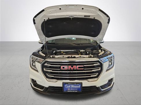 Used 2024 GMC Terrain SLT image 4