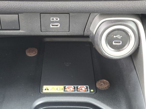 Used 2024 Toyota Grand Highlander AWD Hybrid image 12