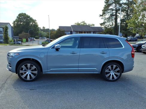 Used 2025 Volvo XC90 T8 Plus w/ Protection Package Premier image 8