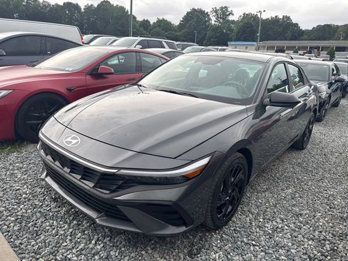 Used 2026 Hyundai Elantra Sport FWD image 1