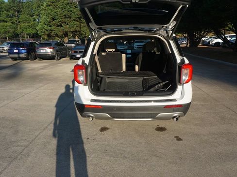 Used 2023 Ford Explorer Limited w/ Limited Technology Package RWD image 17