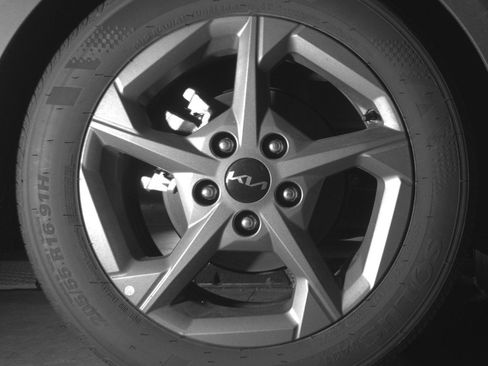 Used 2025 Kia K4 LXS image 15