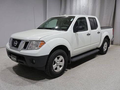 Used 2015 Nissan Frontier SV w/ SV Value Truck Package AWD/4WD image 7