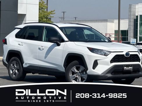 Used 2022 Toyota RAV4 LE AWD/4WD image 2