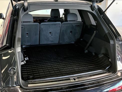 Used 2021 Audi Q7 3.0T Prestige image 16