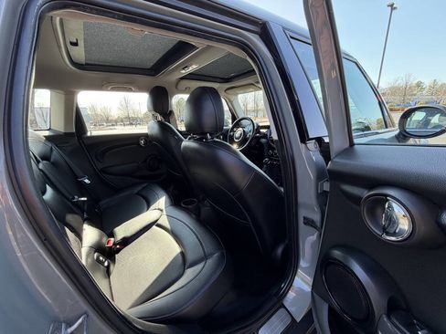 Used 2015 MINI Cooper 4-Door Hardtop image 15