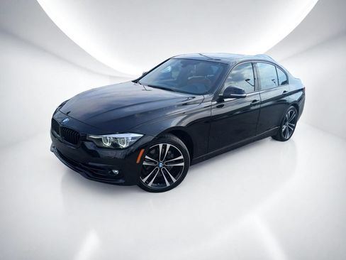 Used 2018 BMW 330i Sedan w/ Convenience Package RWD image 3