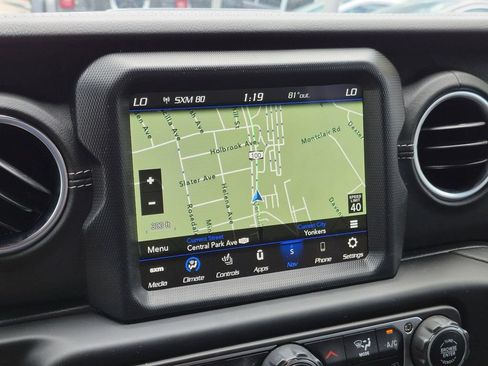 Used 2023 Jeep Wrangler Unlimited Sahara w/ Cold Weather Group AWD/4WD image 17
