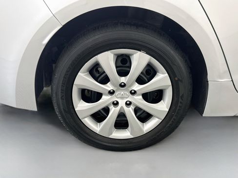 Used 2024 Toyota Corolla LE FWD image 32