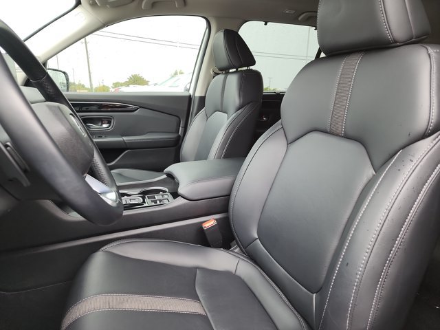 Used 2025 Honda Pilot Touring image 12