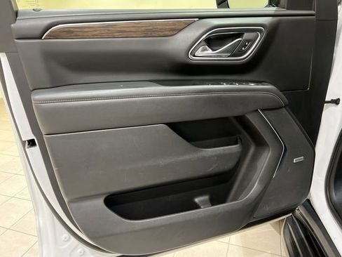 Used 2023 Chevrolet Suburban Premier image 21