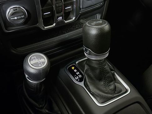 Used 2023 Jeep Wrangler Willys image 16