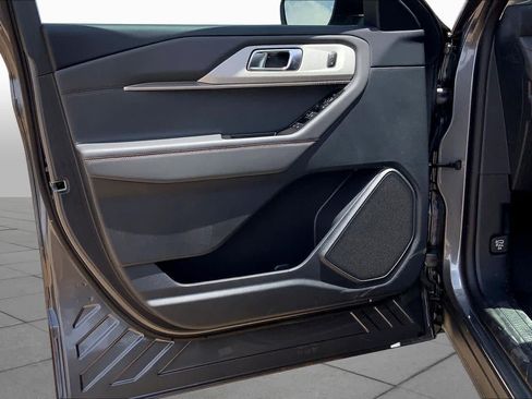 New 2026 Ford Explorer Active RWD image 10