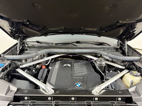 Used 2022 BMW X5 sDrive40i w/ M Sport Package RWD image 32