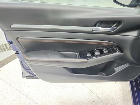 Used 2023 Nissan Altima 2.5 SR image 35