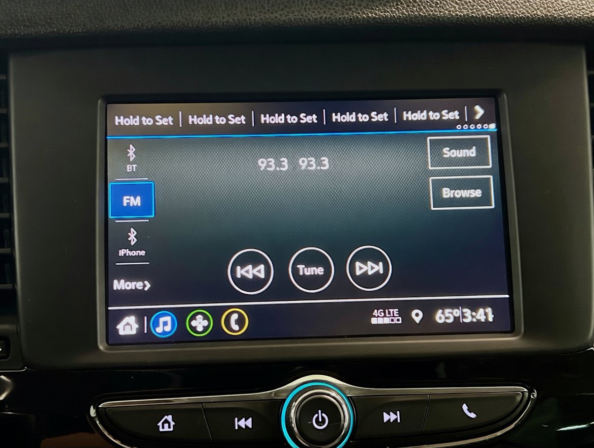 Used 2022 Buick Encore Preferred w/ Safety Package FWD image 9