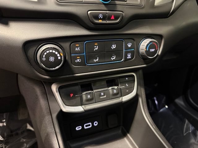 Used 2024 GMC Terrain SLE AWD/4WD image 18