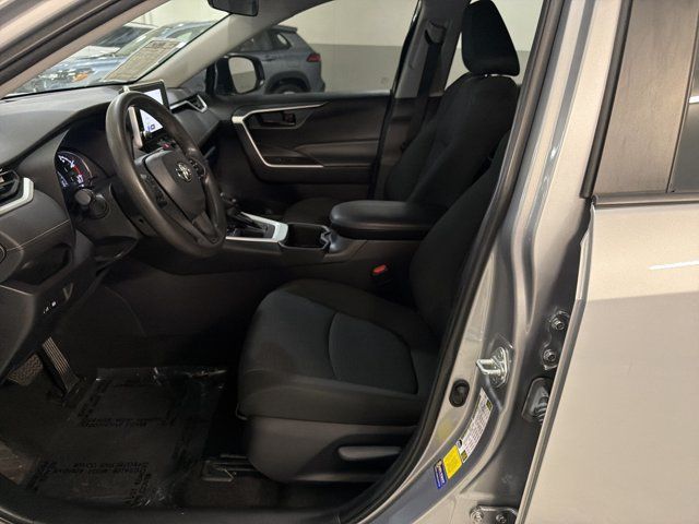 Used 2023 Toyota RAV4 LE FWD image 15