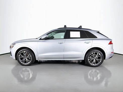Used 2023 Audi Q8 Premium w/ Convenience Package AWD/4WD image 4