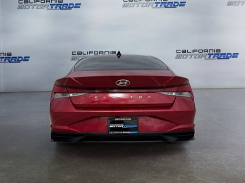Used 2023 Hyundai Elantra SEL w/ Cargo Package image 6