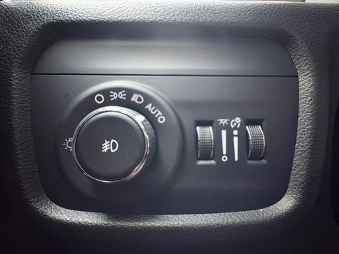 New 2026 Jeep Grand Cherokee L Limited w/ Luxury Tech Group II image 3