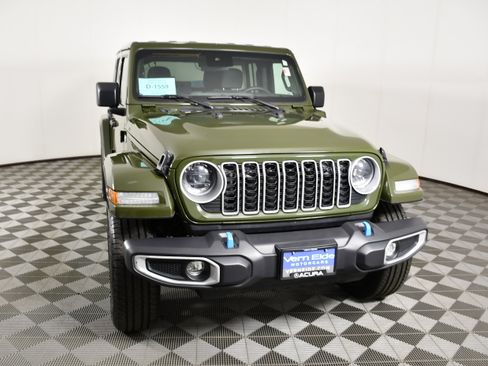 Used 2024 Jeep Wrangler Unlimited Sahara AWD/4WD image 3