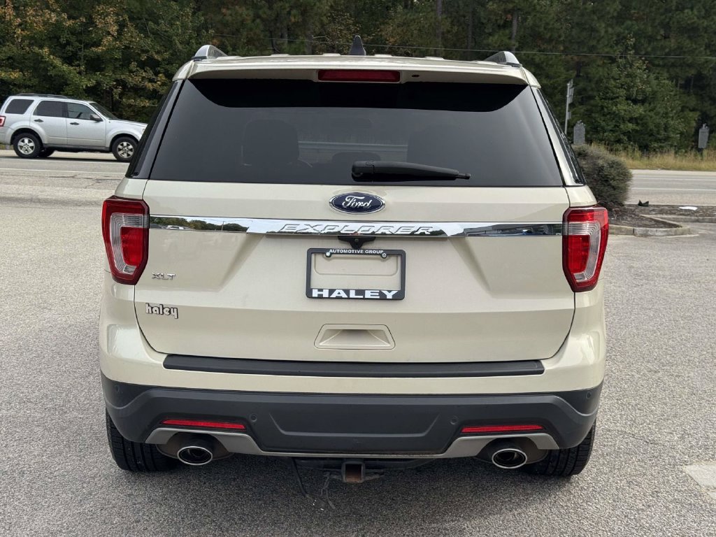 Used 2018 Ford Explorer XLT FWD image 23