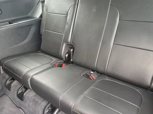 Used 2020 Chevrolet Traverse RS image 18