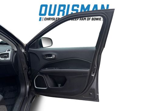 Used 2019 Jeep Compass Latitude image 16