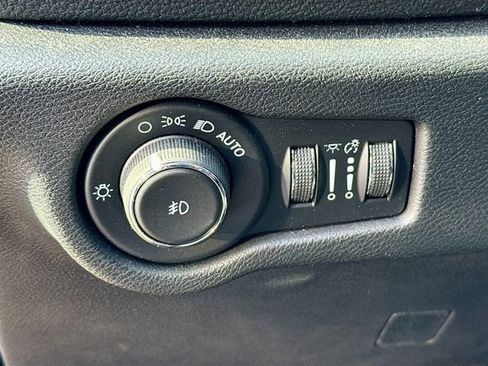 Used 2021 Chrysler Pacifica Touring-L w/ S Appearance Package image 10