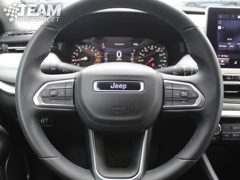 Used 2022 Jeep Compass Latitude image 13