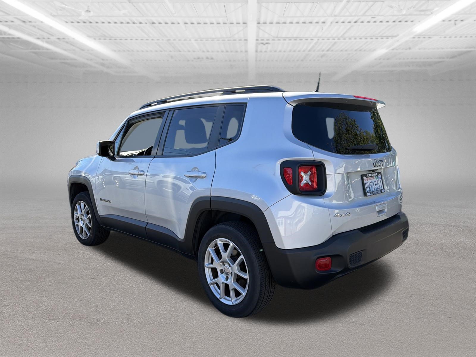 Used 2020 Jeep Renegade Latitude w/ Popular Equipment Group AWD/4WD image 3