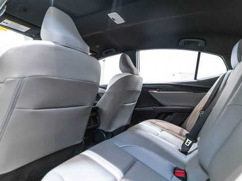 Used 2026 Toyota Camry SE w/ Convenience Package FWD image 14