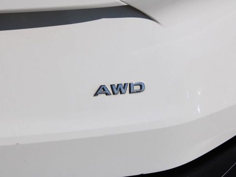 Used 2023 Nissan Rogue S image 9