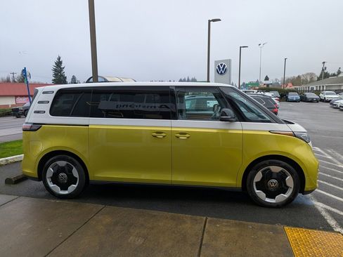 New 2025 Volkswagen ID. Buzz Pro S Plus image 6