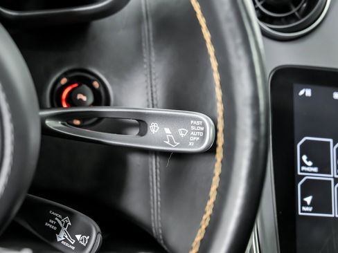 Used 2018 McLaren 570S Spider image 37