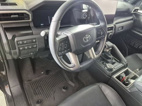 Used 2025 Toyota 4Runner Limited AWD/4WD image 11