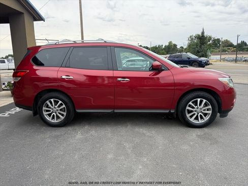 Used 2016 Nissan Pathfinder SV AWD/4WD image 8