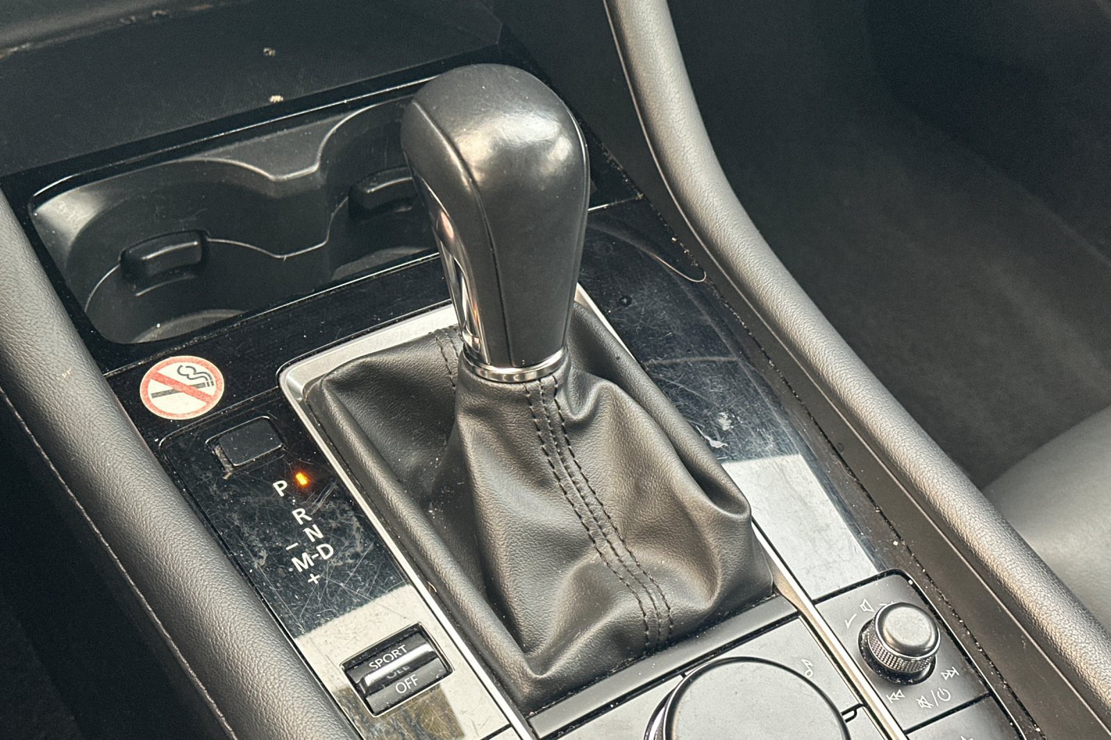 Used 2024 MAZDA MAZDA3 s FWD image 19