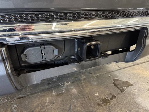 Used 2023 Jeep Grand Cherokee L Overland w/ MOPAR Finishing Package image 19