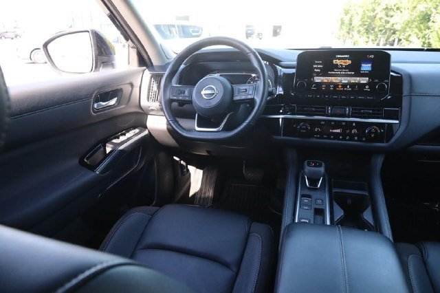 Certified 2025 Nissan Pathfinder SL w/ SL Premium Package FWD image 26