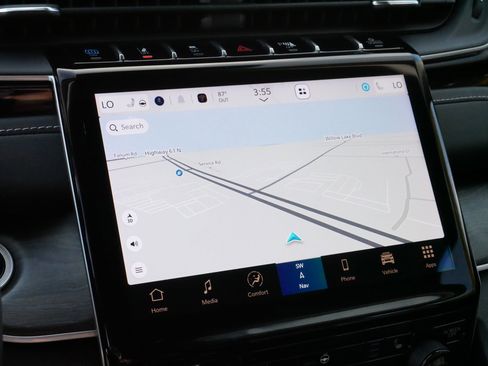 Used 2022 Jeep Grand Cherokee Limited 4xe image 22