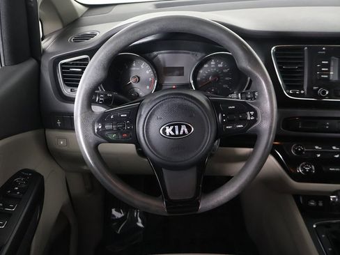 Used 2016 Kia Sedona LX image 29